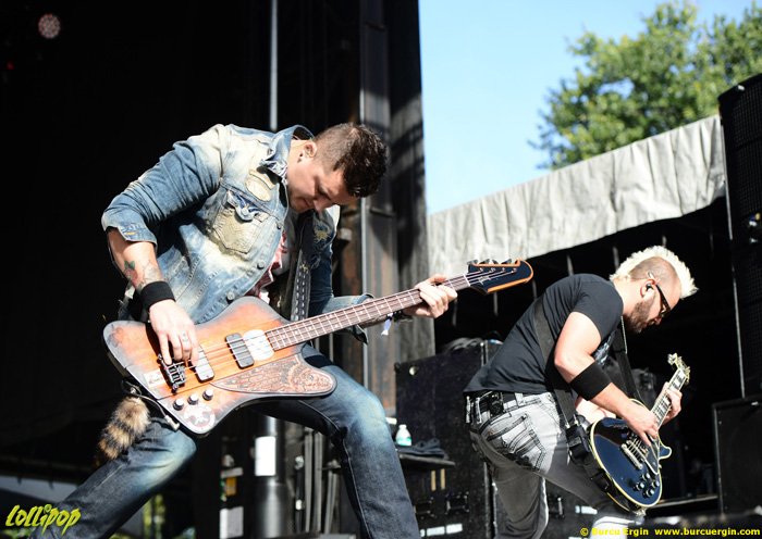 3 Doors Down - Louder Than Life Festival Louisville, KY October 2015 | Photos by Burcu Ergin