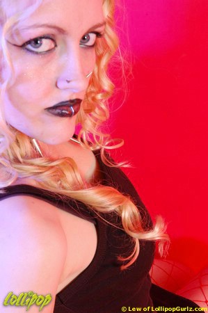 Airika | Squirrely Girl | Photos by Lew Vividere