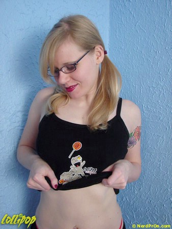 Anna the Nerd | Nutty for Nerds | Photos by NerdPron