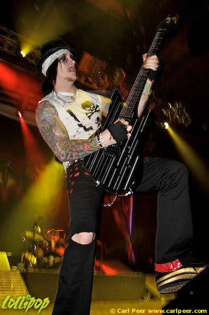 Avenged Sevenfold - Dunkin Donuts Center Providence, RI April 2006 | Photos by Carl Peer