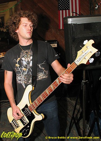 Bad Wizard - O'Brien's Pub Allston, MA August 2004 | Photos by Bruce Bettis
