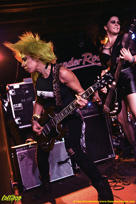 Barb Wire Dolls - Thunder Road Boston, MA November 2017 | Photos by Lisa Schuchmann