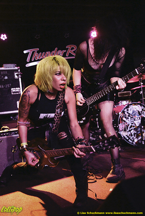 Barb Wire Dolls - Thunder Road Boston, MA November 2017 | Photos by Lisa Schuchmann