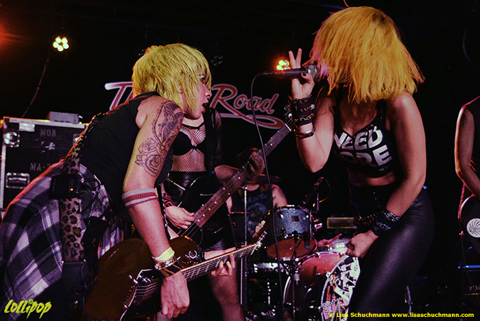 Barb Wire Dolls - Thunder Road Boston, MA November 2017 | Photos by Lisa Schuchmann