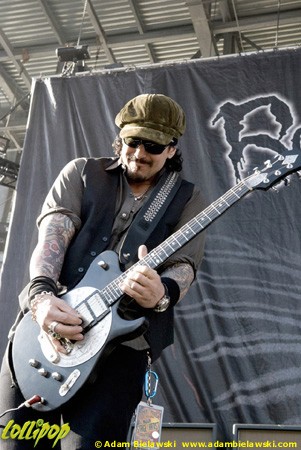 Buckcherry - Rock on the Range Columbus, OH May 2009 | Photos by Adam Bielawski