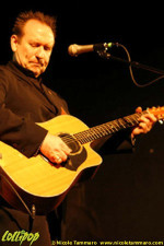 Colin Hay - Brattle Theater Cambridge, MA May 2007 | Photos by Nicole Tammaro