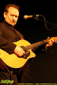 Colin Hay - Brattle Theater Cambridge, MA May 2007 | Photos by Nicole Tammaro