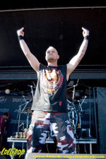 Five Finger Death Punch - Rockstar Mayhem Festival Tinley Park, IL August 2008 | Photos by Adam Bielawski