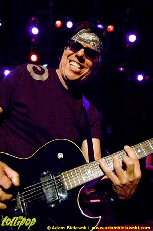 George Thorogood - House of Blues Chicago, IL July 2006 | Photos by Adam Bielawski