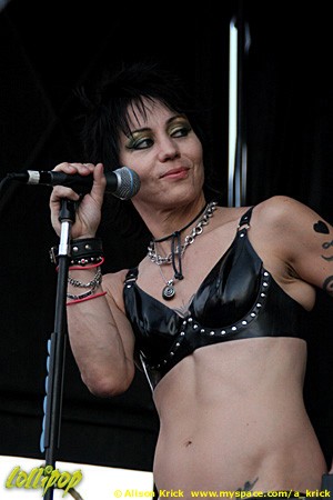 Joan Jett - Warped Tour Tinley Park, IL July 2006 | Photos by Alison Krick