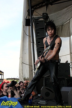 Joan Jett - Warped Tour Tinley Park, IL July 2006 | Photos by Alison Krick