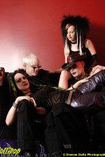 Lounge Like A Rockstar | Photos by Demon Dolls Photography