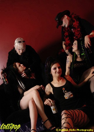 Lounge Like A Rockstar | Photos by Demon Dolls Photography