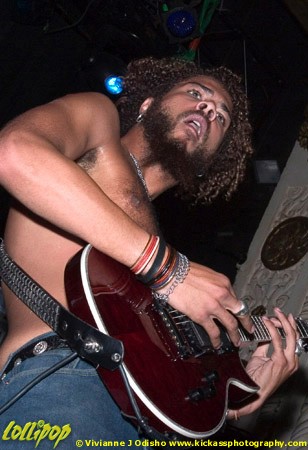 Manntis - Metro Chicago, IL October 2005 | Photos by Vivianne J. Odisho