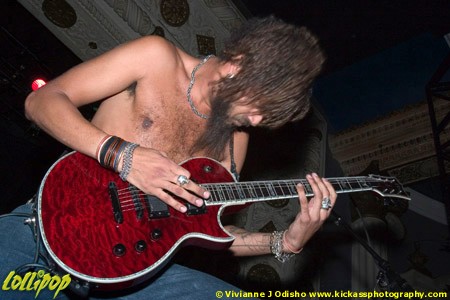 Manntis - Metro Chicago, IL October 2005 | Photos by Vivianne J. Odisho