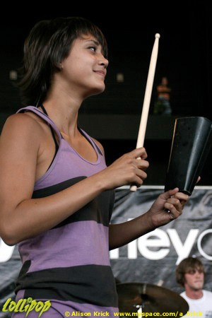 Meg and Dia - Warped Tour Milwaukee, WI July 2007 | Photos by Alison Krick