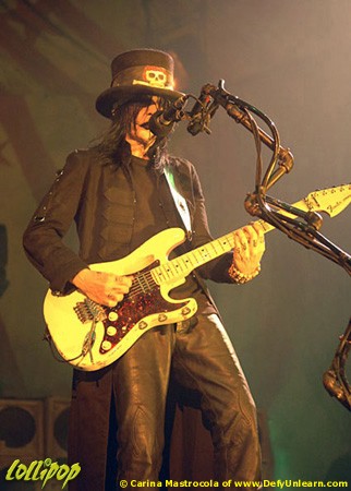 Mötley Crüe - Verizon Wireless Arena Manchester, NH August 2005 | Photos by Carina Mastrocola