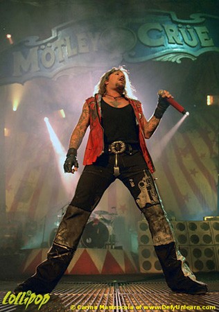 Mötley Crüe - Verizon Wireless Arena Manchester, NH August 2005 | Photos by Carina Mastrocola
