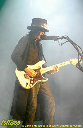 Mötley Crüe - Verizon Wireless Arena Manchester, NH August 2005 | Photos by Carina Mastrocola