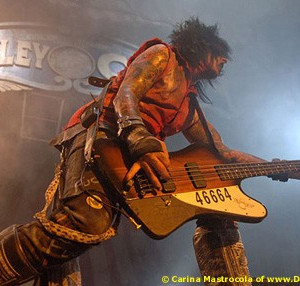 Mötley Crüe - Verizon Wireless Arena Manchester, NH August 2005 | Photos by Carina Mastrocola