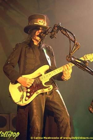 Mötley Crüe - Verizon Wireless Arena Manchester, NH August 2005 | Photos by Carina Mastrocola