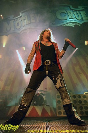 Mötley Crüe - Verizon Wireless Arena Manchester, NH August 2005 | Photos by Carina Mastrocola