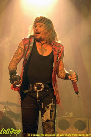 Mötley Crüe - Verizon Wireless Arena Manchester, NH August 2005 | Photos by Carina Mastrocola