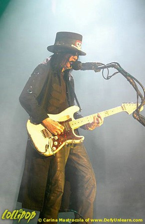 Mötley Crüe - Verizon Wireless Arena Manchester, NH August 2005 | Photos by Carina Mastrocola