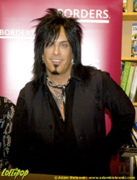 Nikki Sixx - Borders Books Oakbrook, IL September 2007 | Photos by Adam Bielawski