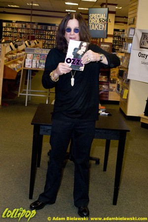 Ozzy Osbourne - Barnes and Noble Skokie, IL January 2010 | Photos by Adam Bielawski