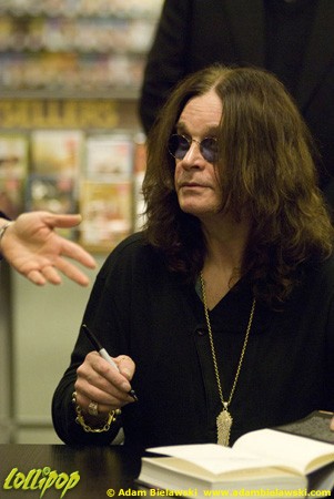 Ozzy Osbourne - Barnes and Noble Skokie, IL January 2010 | Photos by Adam Bielawski