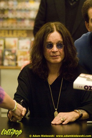 Ozzy Osbourne - Barnes and Noble Skokie, IL January 2010 | Photos by Adam Bielawski