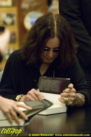 Ozzy Osbourne - Barnes and Noble Skokie, IL January 2010 | Photos by Adam Bielawski