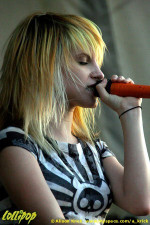 Paramore - Warped Tour Milwaukee, WI July 2007 | Photos by Alison Krick