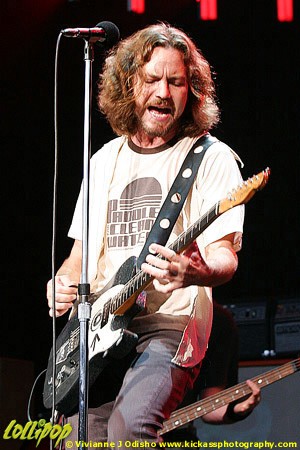 Pearl Jam - Marcus Amphitheater Milwaukee, WI June 2006 | Photos by Vivianne J. Odisho