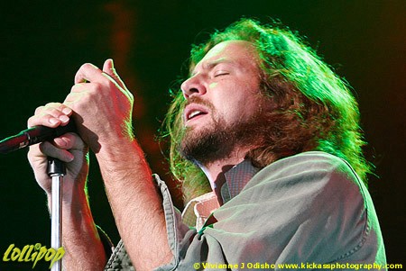 Pearl Jam - Marcus Amphitheater Milwaukee, WI June 2006 | Photos by Vivianne J. Odisho