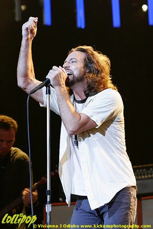 Pearl Jam - Marcus Amphitheater Milwaukee, WI June 2006 | Photos by Vivianne J. Odisho