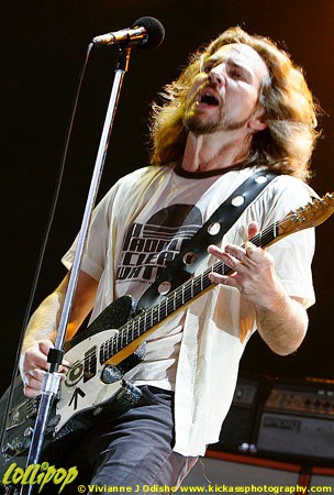Pearl Jam - Marcus Amphitheater Milwaukee, WI June 2006 | Photos by Vivianne J. Odisho