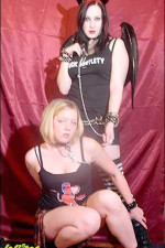 Scarlett & Jenny | Scarlett & Jenny | Photos by Scott Hefflon