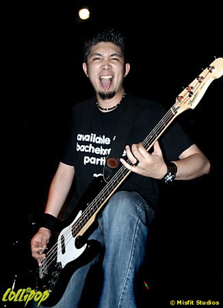Smoke Star - Axis Lounge Carlstadt, NJ June 2005 | Photos by Misfit Studios