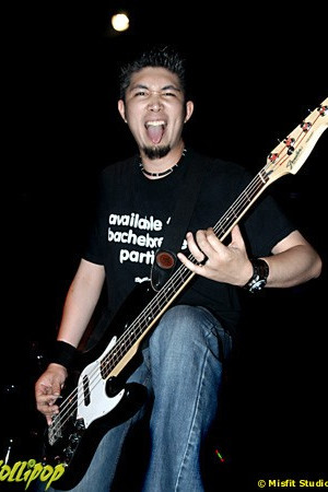 Smoke Star - Axis Lounge Carlstadt, NJ June 2005 | Photos by Misfit Studios