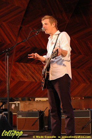 Spoon - Hatch Shell Boston, MA August 2005 | Photos by Wade Gosselin