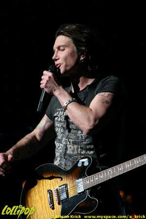 The Goo Goo Dolls - Chicago Theatre Chicago, IL December 2006 | Photos by Alison Krick