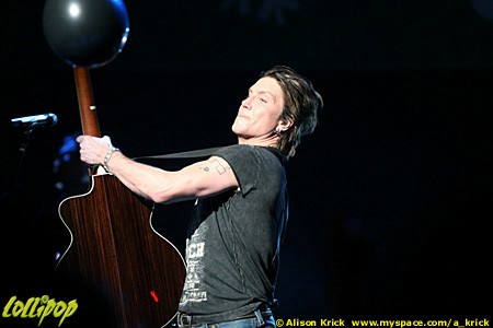 The Goo Goo Dolls - Chicago Theatre Chicago, IL December 2006 | Photos by Alison Krick