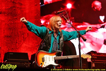 Tom Petty and The Heartbreakers - Summerfest Milwaukee, WI June 2006 | Photos by Vivianne J. Odisho