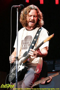 Pearl Jam - Marcus Amphitheater Milwaukee, WI June 2006 | Photos by Vivianne J. Odisho