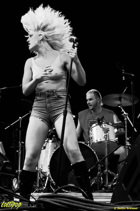 Amyl and The Sniffers - Pioneer Courthouse Square Portland, OR August 2024 | Photos by Jaelyn Schiessl