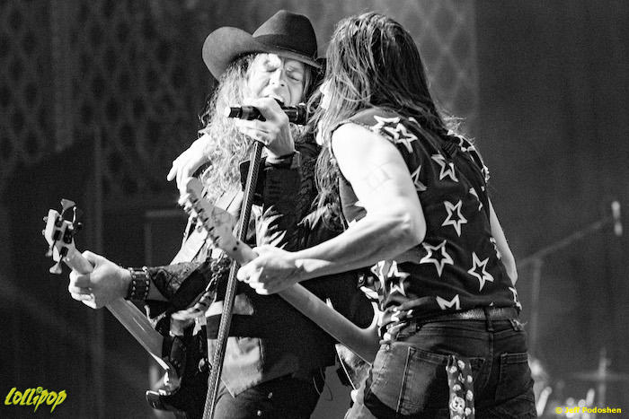 Extreme - Keswick Theatre Glenside, PA August 2023 | Photos by Jeff Podoshen
