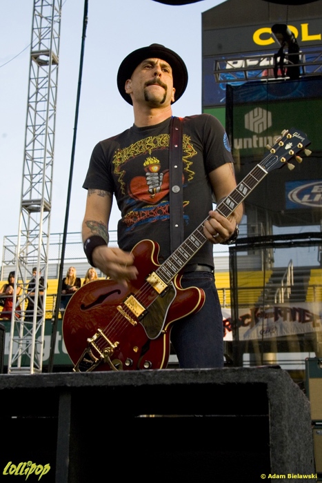 Velvet Revolver - Rock On The Range Columbus, OH May 2007 | Photos by Adam Bielawski